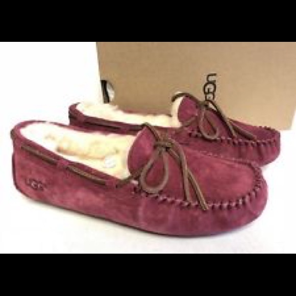 UGG Shoes - UGG Dakota Women’s slippers